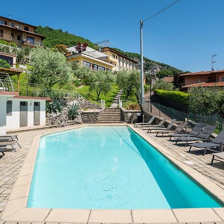 Hotel Miranda Riva di Solto Εξωτερικό φωτογραφία