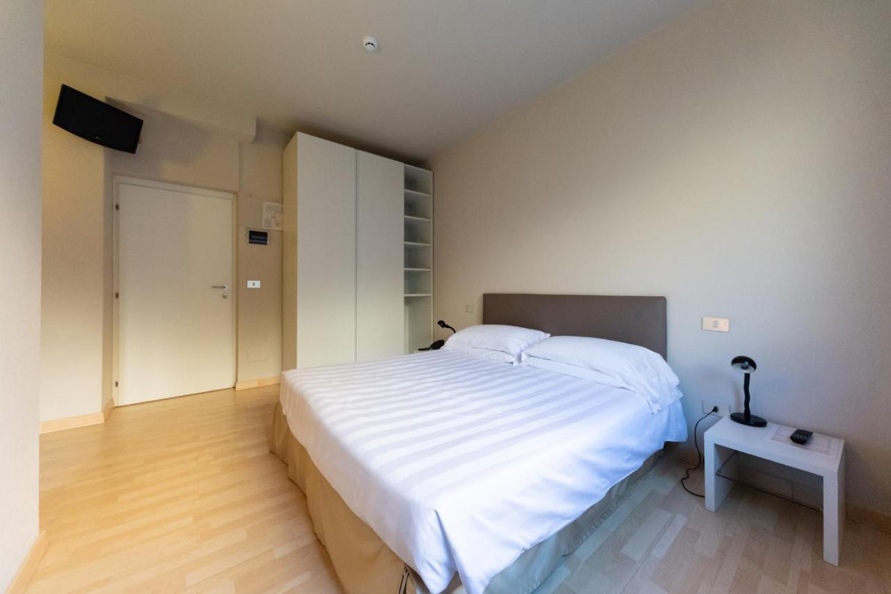 Hotel Miranda Riva di Solto Εξωτερικό φωτογραφία