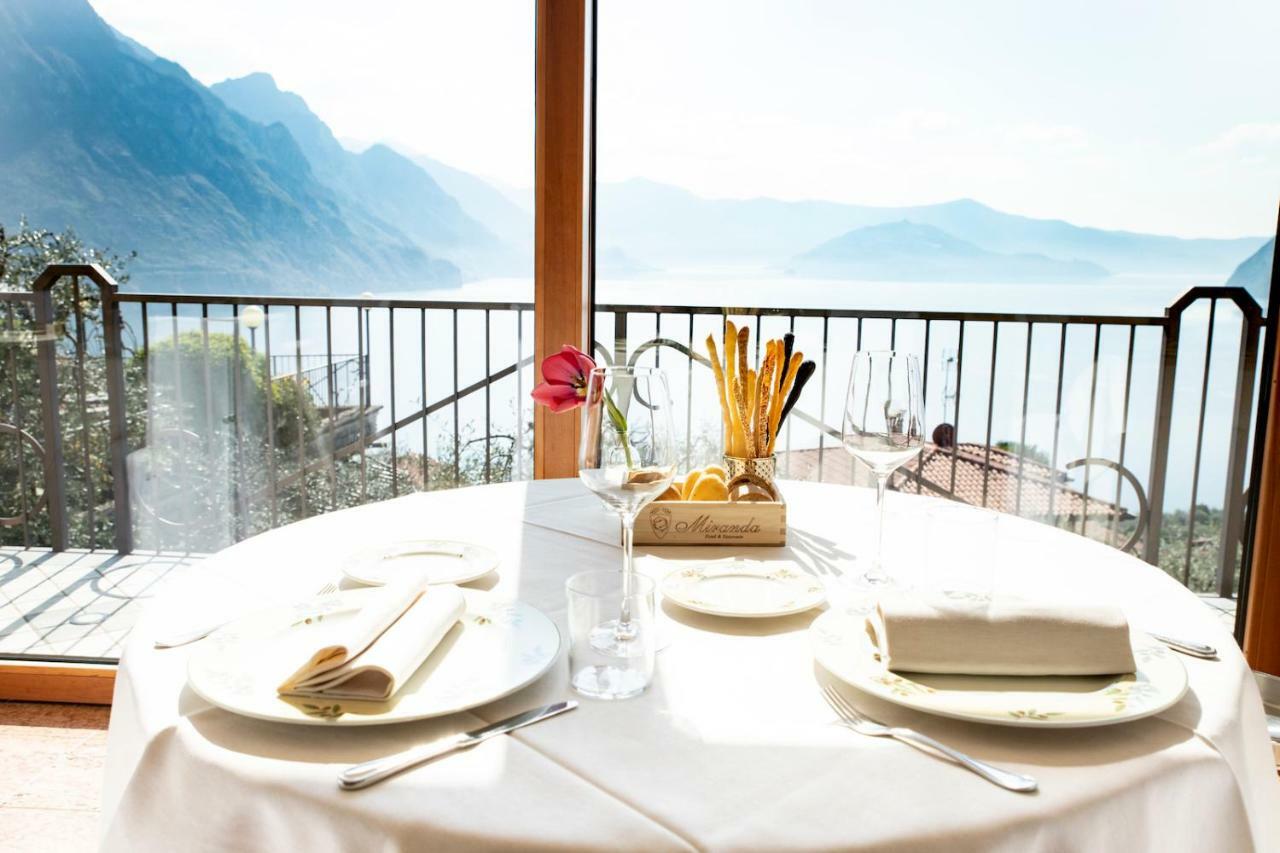 Hotel Miranda Riva di Solto Εξωτερικό φωτογραφία