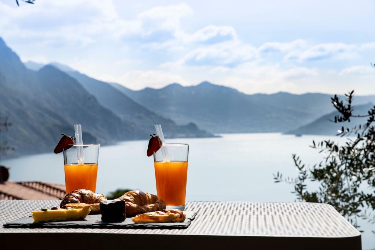 Hotel Miranda Riva di Solto Εξωτερικό φωτογραφία